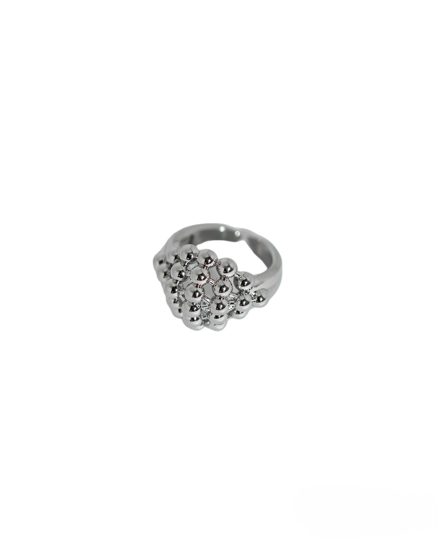 Anillo rombo en bolitas plateado